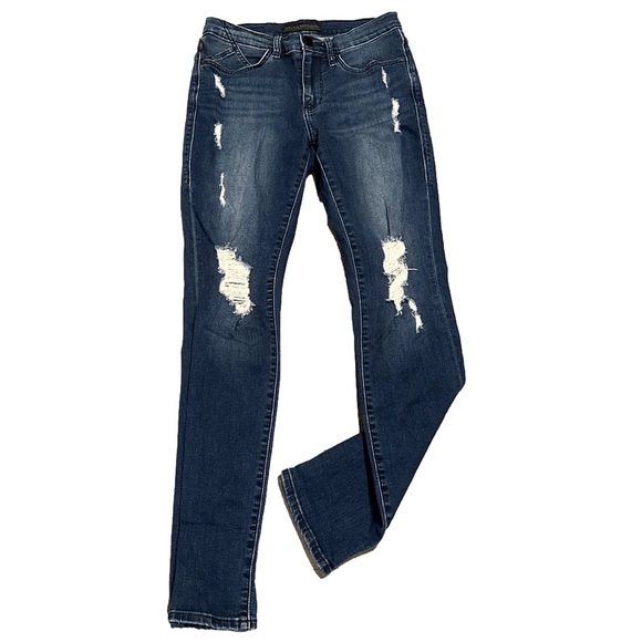 Rock & Republic Denim - ROCK & REPUBLIC Women's Mid-Rise Distressed 'Berlin' Skinny Jeans - Size 6